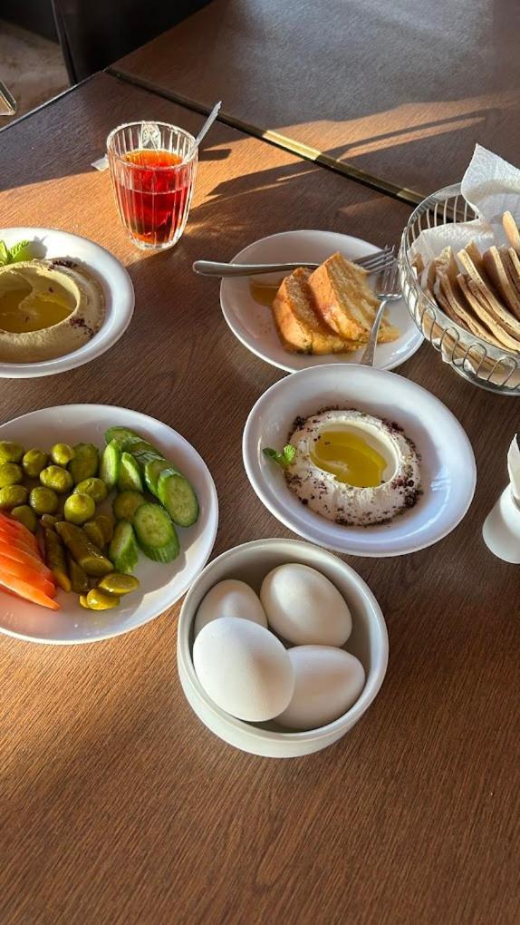 Saint John Hotel Madaba Eksteriør bilde