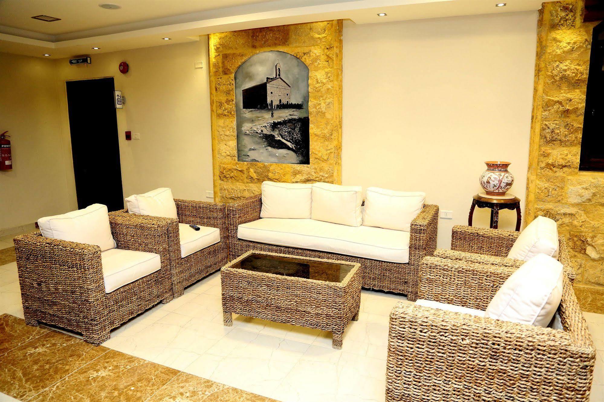 Saint John Hotel Madaba Eksteriør bilde